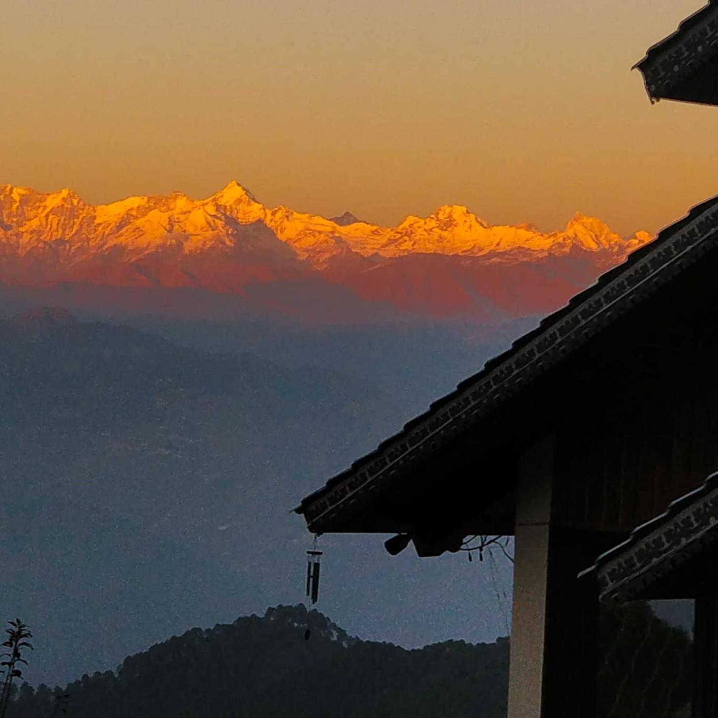 The Bugyal Hotell Kanatal Eksteriør bilde