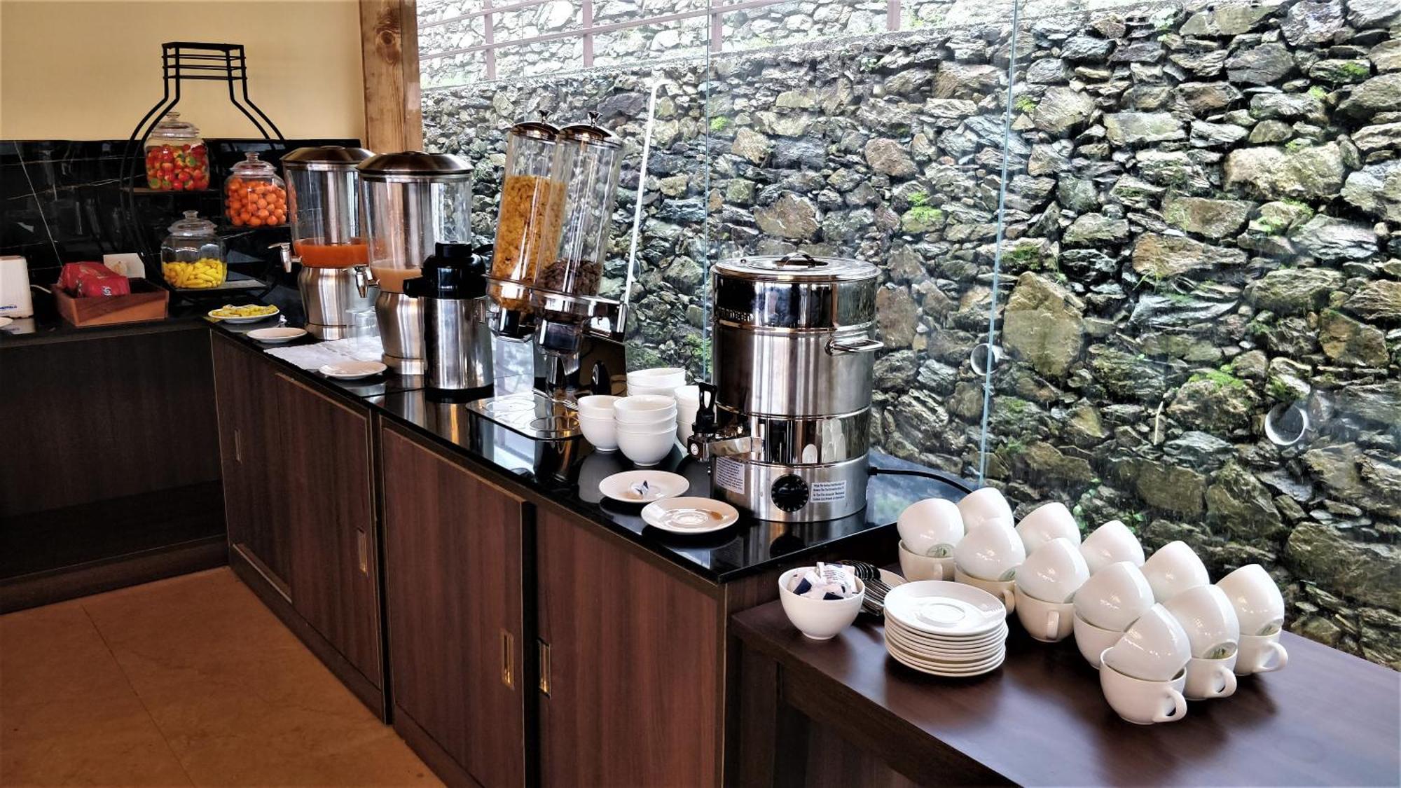 The Bugyal Hotell Kanatal Eksteriør bilde