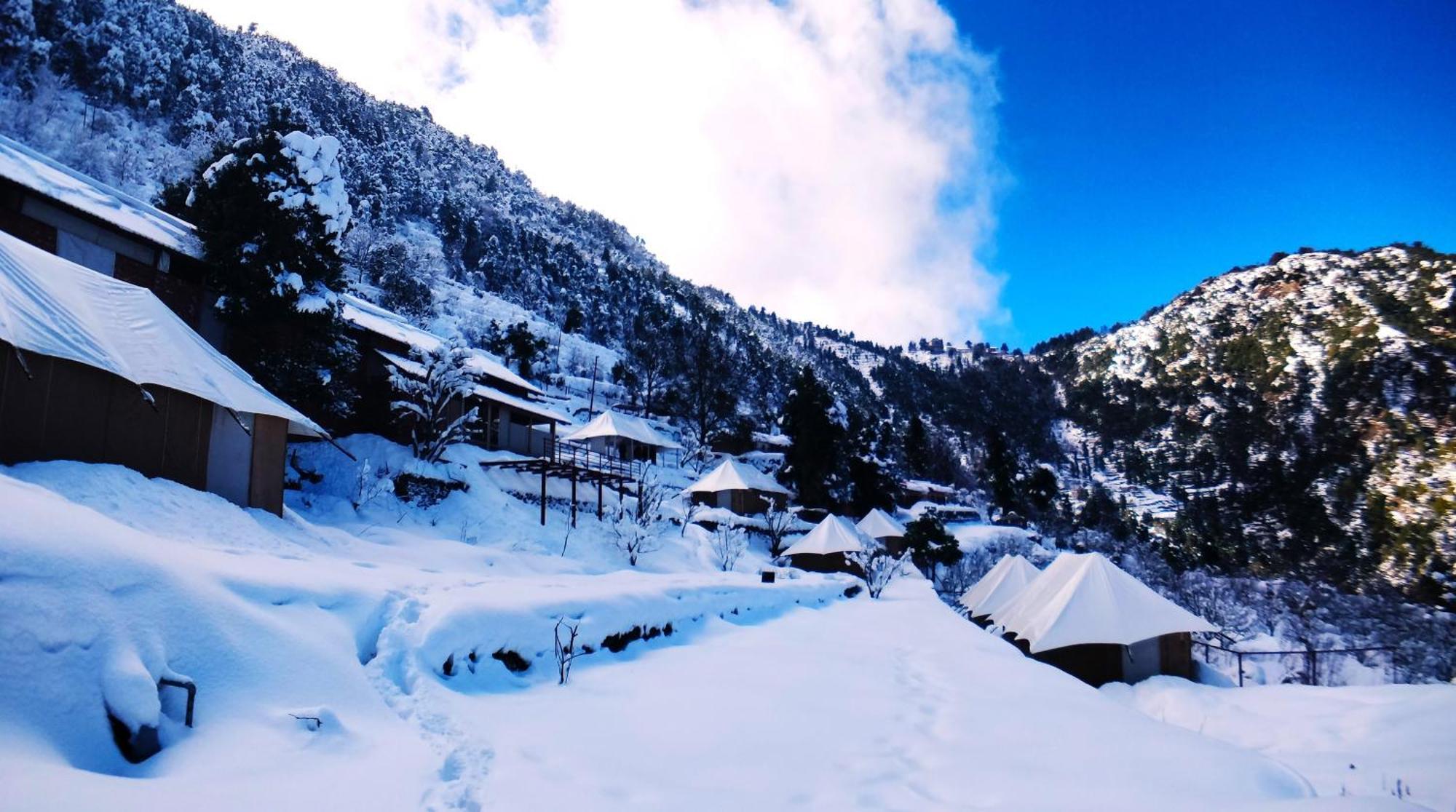 The Bugyal Hotell Kanatal Eksteriør bilde
