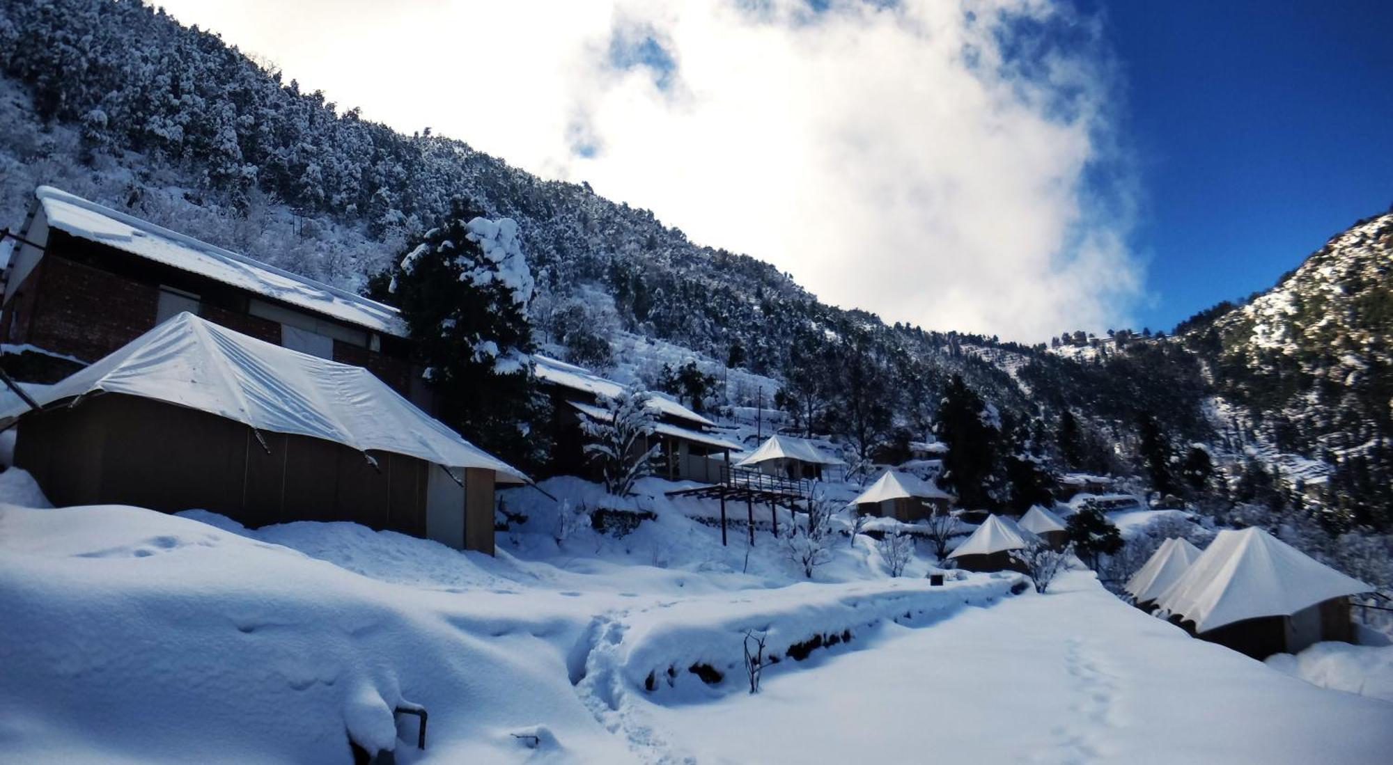 The Bugyal Hotell Kanatal Eksteriør bilde